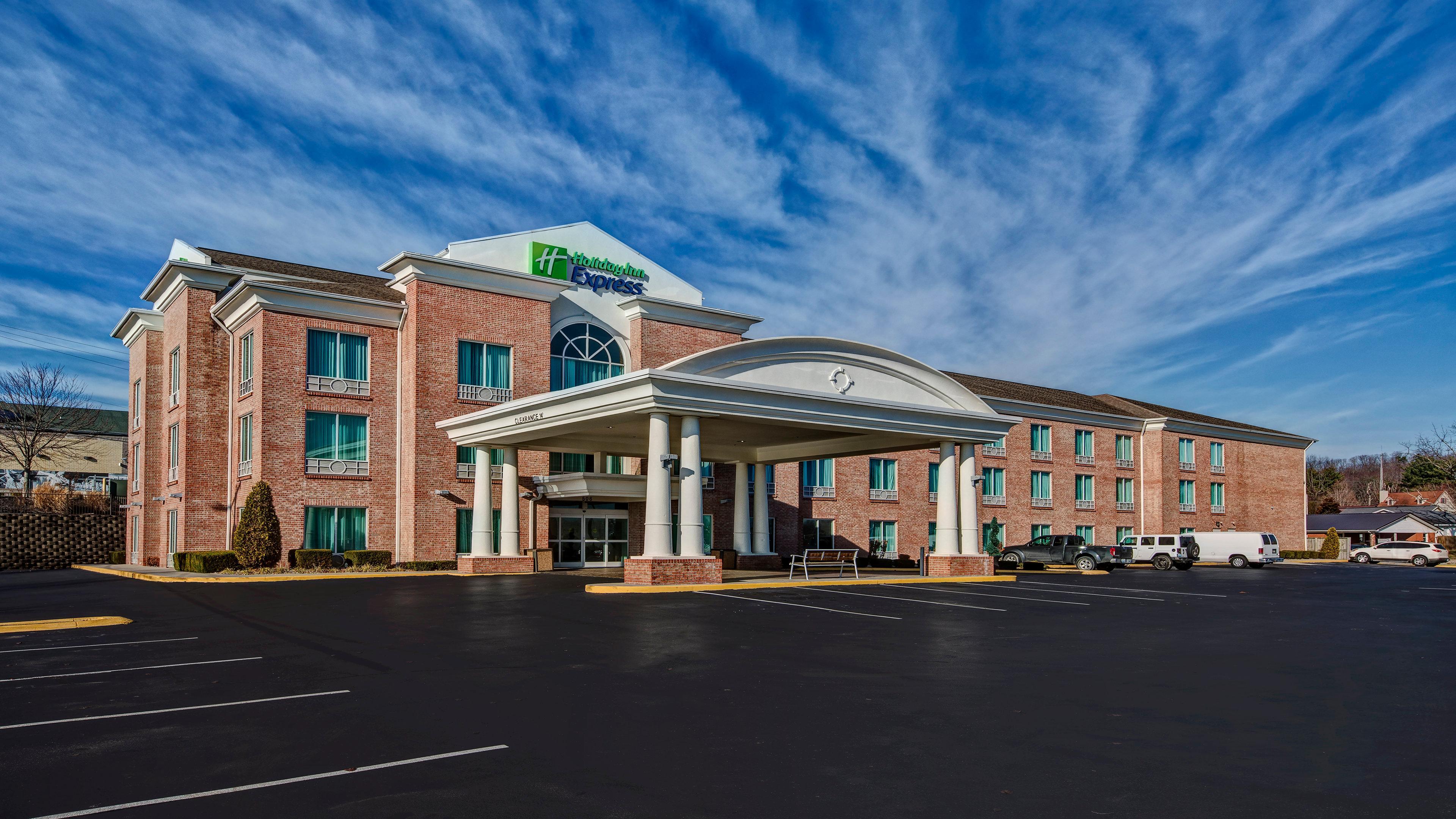Holiday Inn Express Hotel & Suites London By Ihg Exterior foto